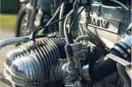 Tackys BMW R90s Zylinder, Vergaser Seitenansicht